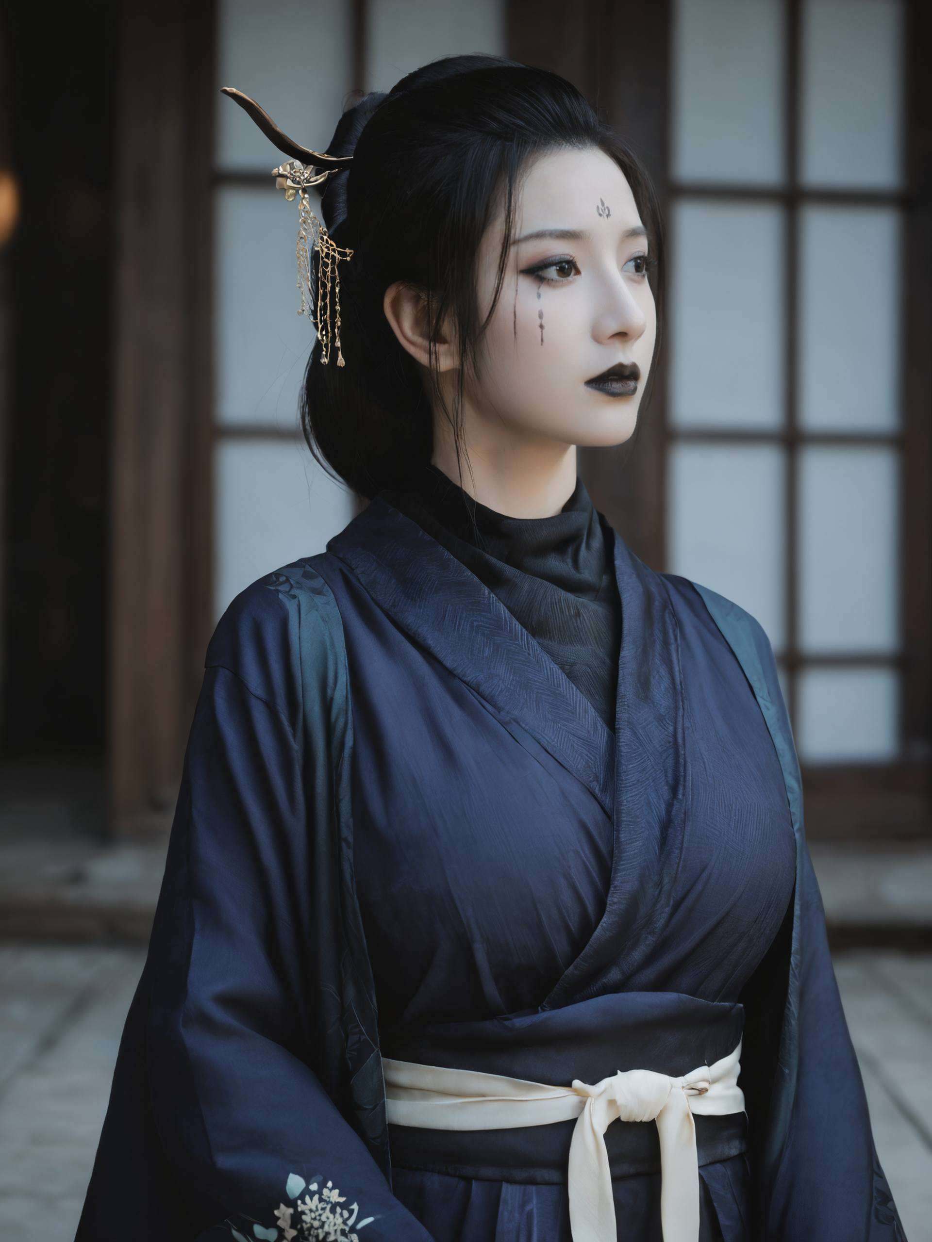 还是静坐时的温婉如水还多了一份清新脱俗的气质